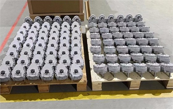 艾思捷發(fā)貨山東一批制冰機(jī)專用減速機(jī) .jpg 艾思捷發(fā)貨山東一批制冰機(jī)專用減速機(jī) .jpg